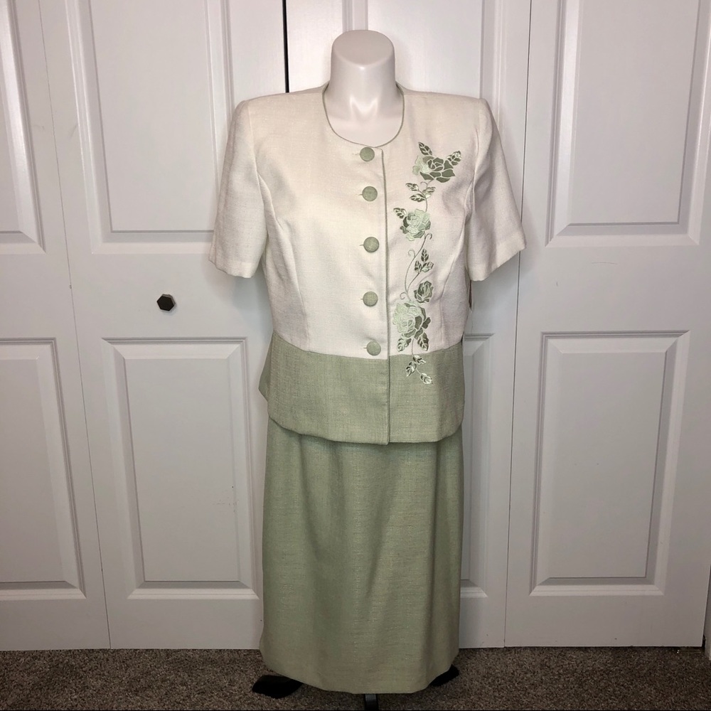 New Vintage Koret Green & Cream Skirt Suit Size 16